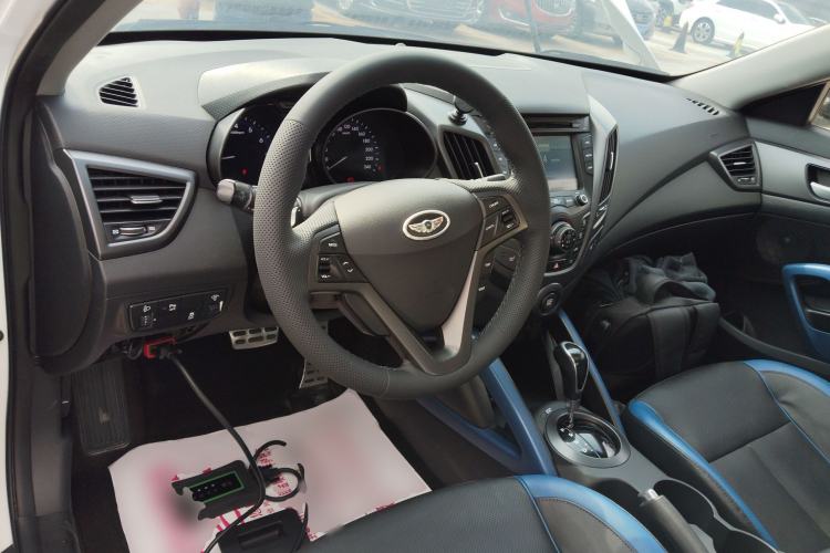 Used Hyundai Veloster 2012 1.6T Automatic Luxury Edition Interior 2