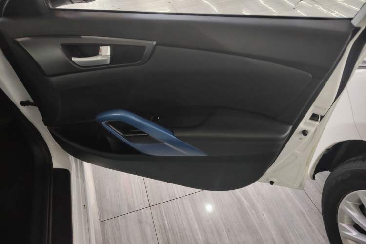 Used Hyundai Veloster 2012 1.6T Automatic Luxury Edition Interior 5