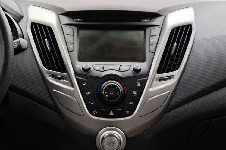 Used Hyundai Veloster 2012 1.6L Automatic Luxury Edition Interior 7