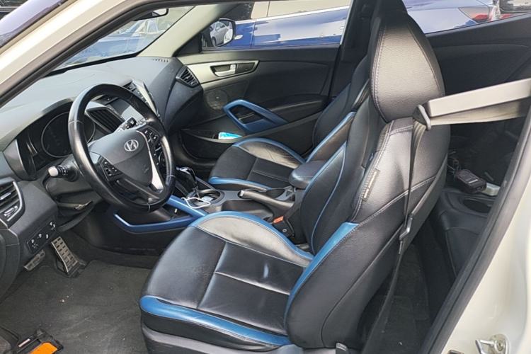 Used Hyundai Veloster 2012 1.6T Automatic Luxury Edition Left Front Seat
