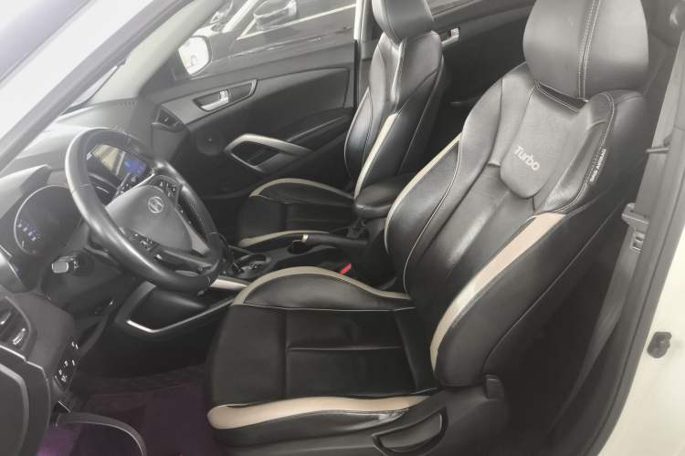 Used Hyundai Veloster 2012 1.6T Automatic Luxury Edition Left Front Seat