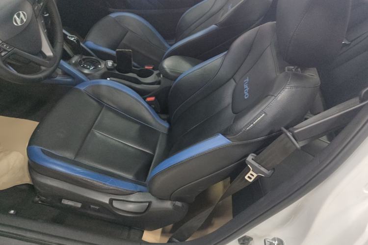 Used Hyundai Veloster 2012 1.6T Automatic Luxury Edition Left Front Seat