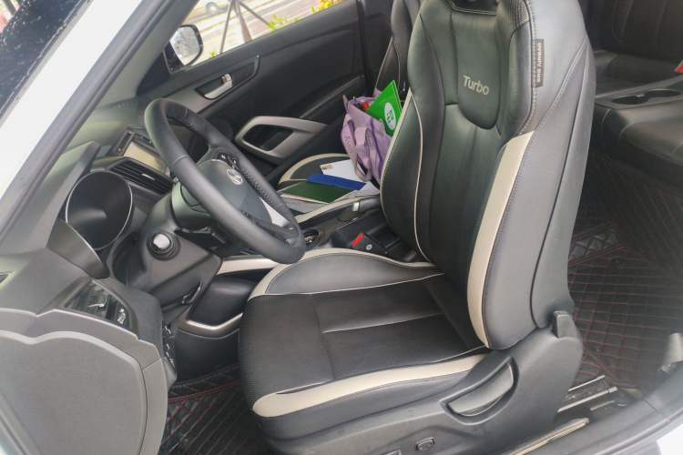Used Hyundai Veloster 2012 1.6T Automatic Luxury Edition Left Front Seat