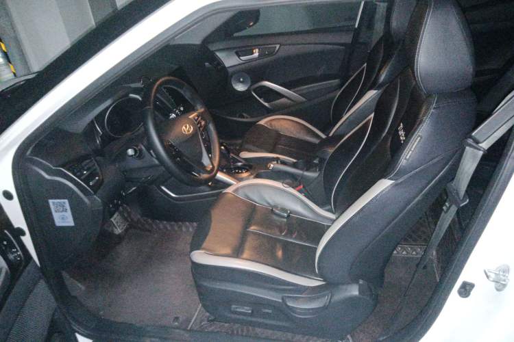 Used Hyundai Veloster 2012 1.6T Automatic Luxury Edition Left Front Seat