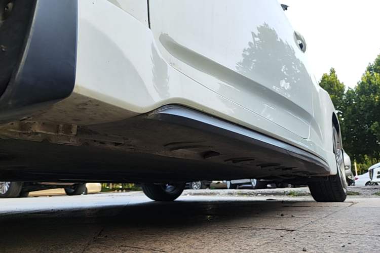 Used Hyundai Veloster 2012 1.6T Automatic Luxury Edition Left Side Sill