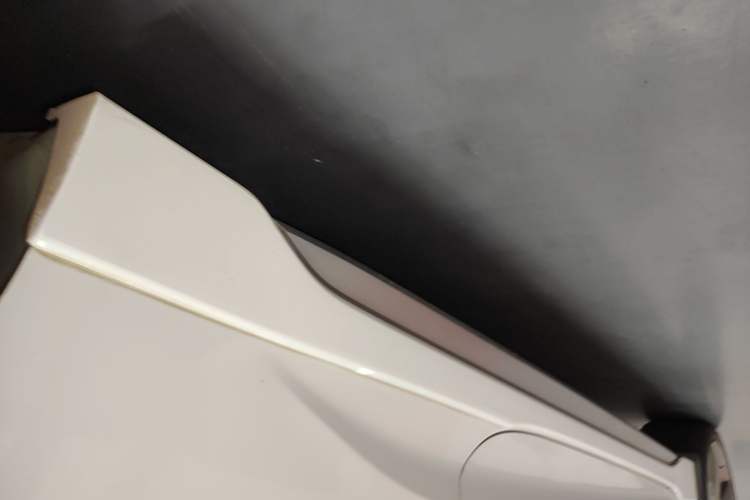 Used Hyundai Veloster 2012 1.6T Automatic Luxury Edition Left Side Sill