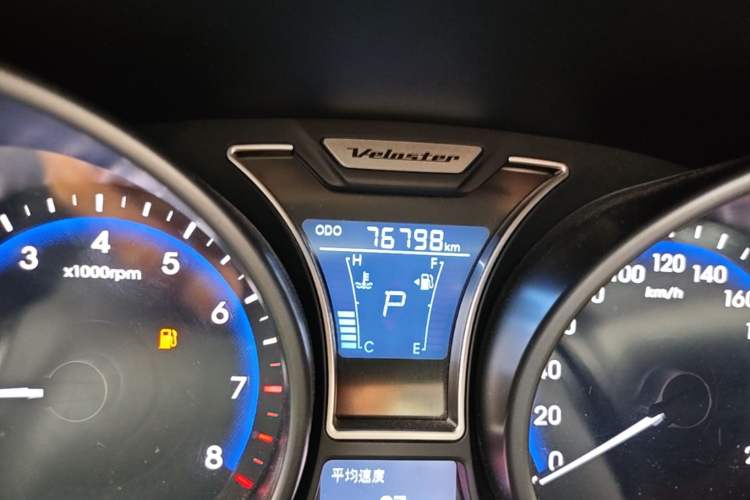 Used Hyundai Veloster 2012 1.6T Automatic Luxury Edition Odometer Close Up