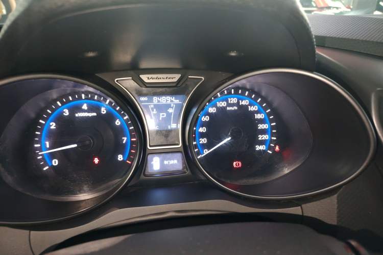 Used Hyundai Veloster 2012 1.6T Automatic Luxury Edition Odometer Close Up