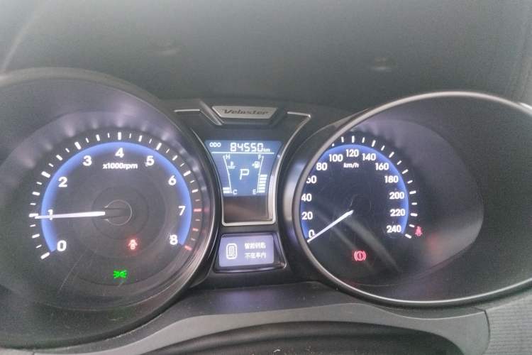Used Hyundai Veloster 2012 1.6T Automatic Luxury Edition Odometer Close Up