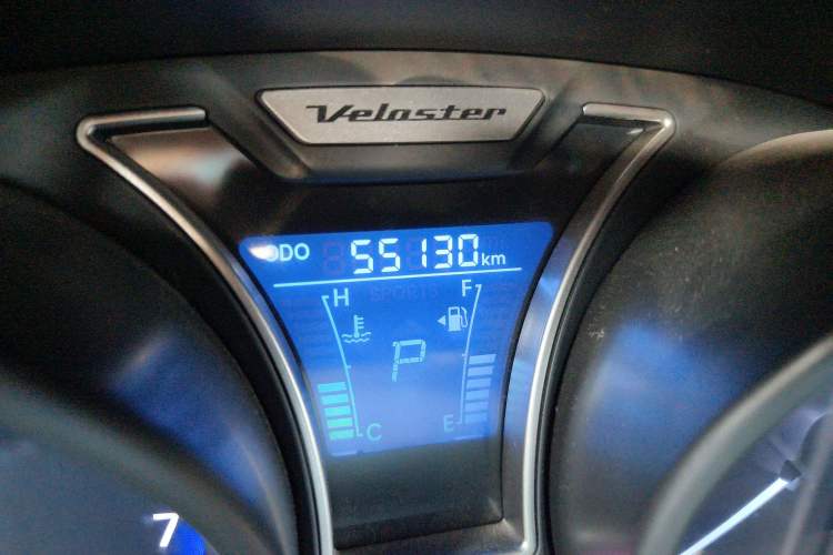Used Hyundai Veloster 2012 1.6T Automatic Luxury Edition Odometer Close Up