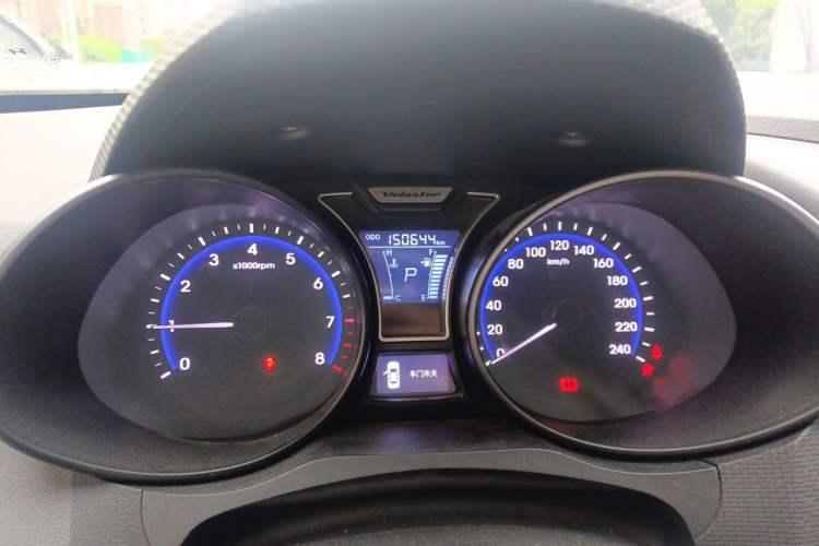 Used Hyundai Veloster 2012 1.6T Automatic Luxury Edition Odometer Close Up
