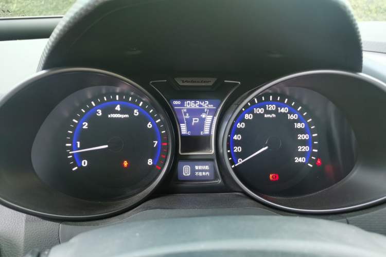 Used Hyundai Veloster 2012 1.6T Automatic Luxury Edition Odometer Close Up