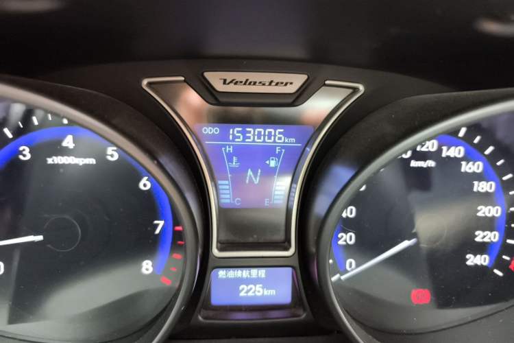 Used Hyundai Veloster 2012 1.6T Automatic Luxury Edition Odometer Close Up