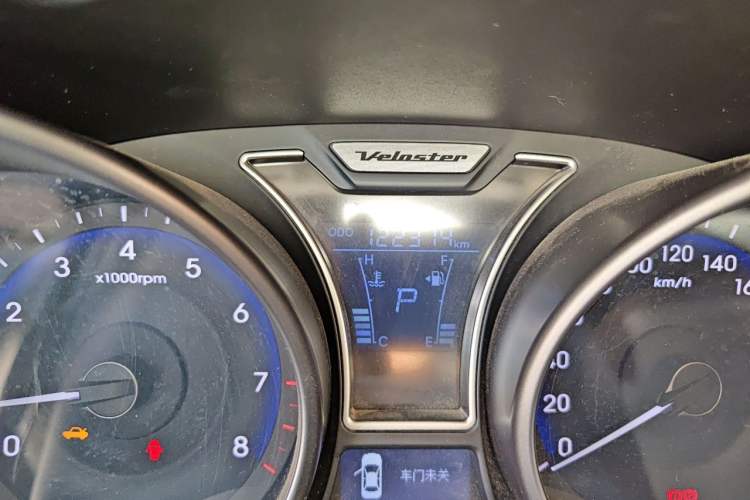 Used Hyundai Veloster 2012 1.6T Automatic Luxury Edition Odometer Close Up
