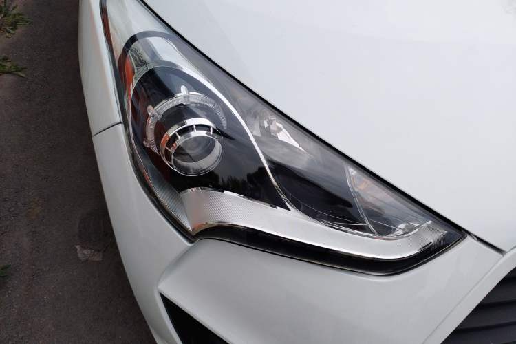 Used Hyundai Veloster 2012 1.6T Automatic Luxury Edition Right Front Headlight