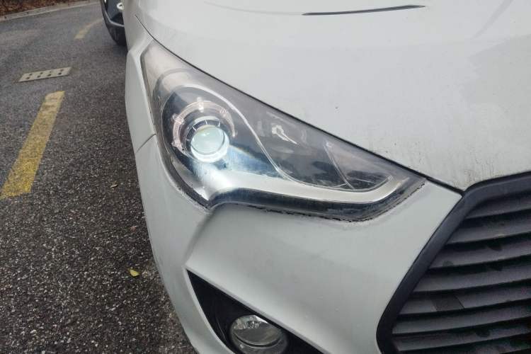 Used Hyundai Veloster 2012 1.6T Automatic Luxury Edition Right Front Headlight