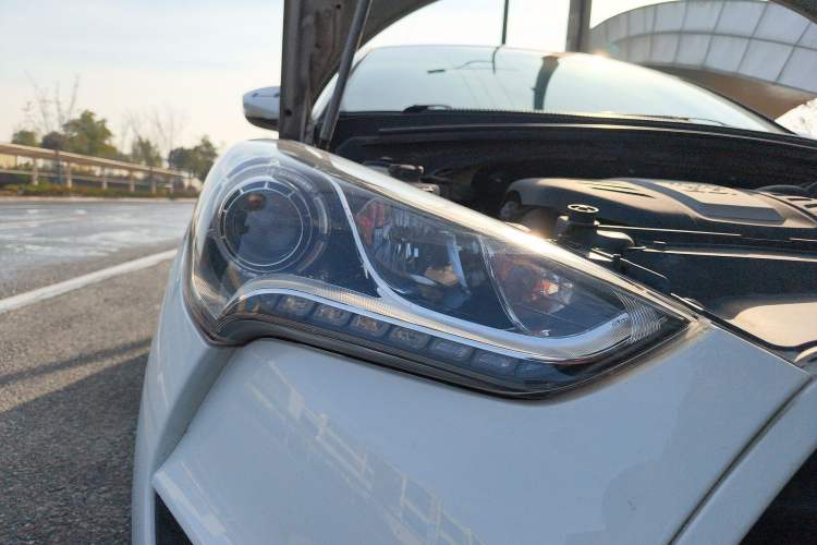 Used Hyundai Veloster 2012 1.6T Automatic Luxury Edition Right Front Headlight