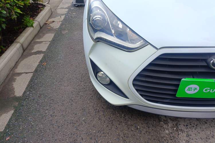 Used Hyundai Veloster 2012 1.6T Automatic Luxury Edition Right Front Headlight