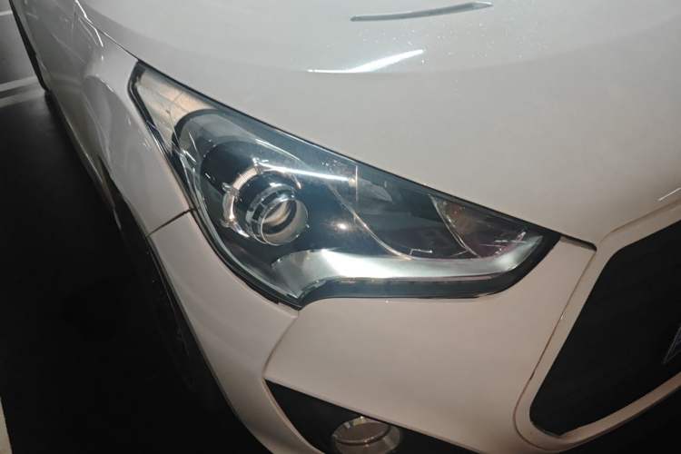 Used Hyundai Veloster 2012 1.6T Automatic Luxury Edition Right Front Headlight