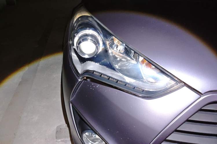 Used Hyundai Veloster 2012 1.6T Automatic Luxury Edition Right Front Headlight