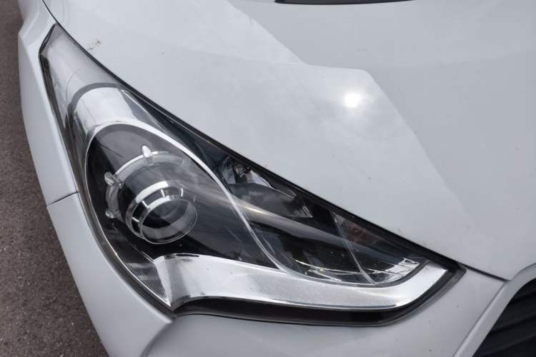 Used Hyundai Veloster 2012 1.6T Automatic Luxury Edition Right Front Headlight