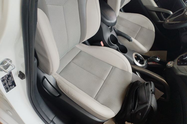 Used Hyundai Veloster 2012 1.6L Automatic Luxury Edition Right Front Seat
