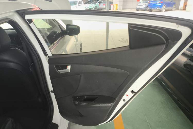 Used Hyundai Veloster 2012 1.6T Automatic Luxury Edition Right Rear Door Interior