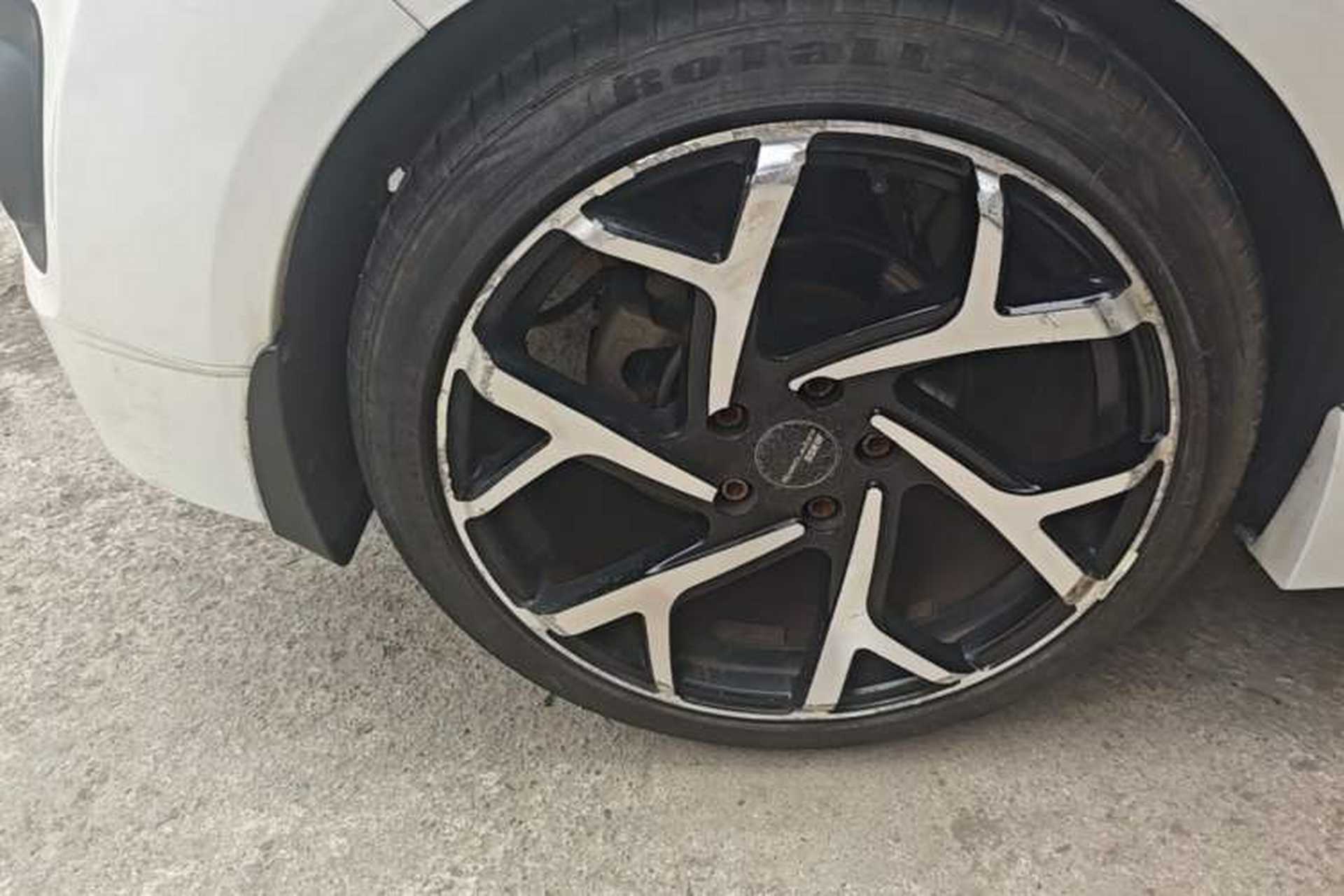 Used Hyundai Veloster 2012 1.6T Automatic Luxury Edition Right Rear Wheel Hub