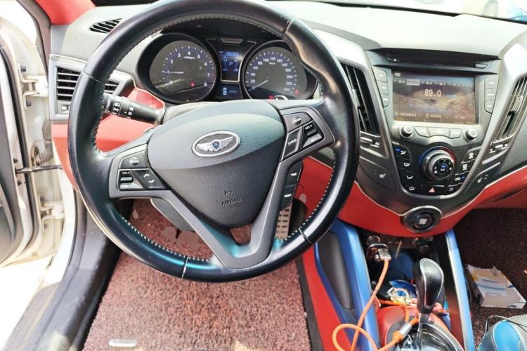 Used Hyundai Veloster 2012 1.6T Automatic Luxury Edition Steering Wheel