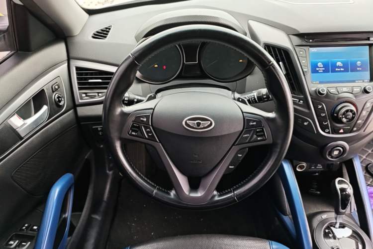 Used Hyundai Veloster 2012 1.6T Automatic Luxury Edition Steering Wheel