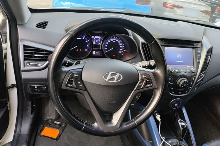 Used Hyundai Veloster 2012 1.6T Automatic Luxury Edition Steering Wheel