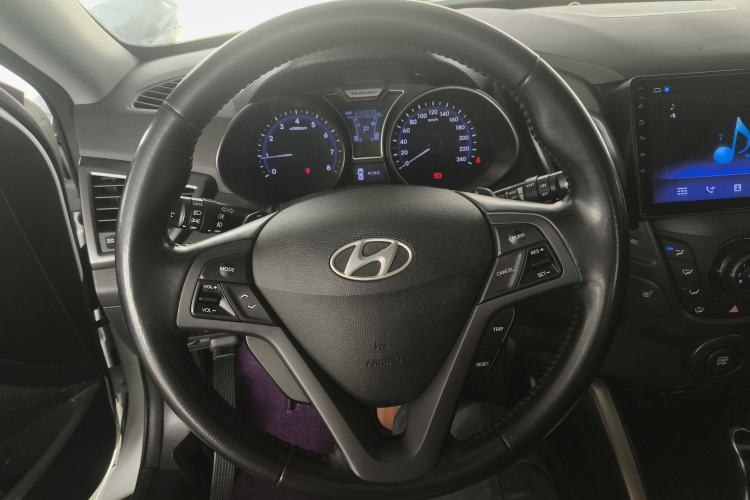 Used Hyundai Veloster 2012 1.6T Automatic Luxury Edition Steering Wheel