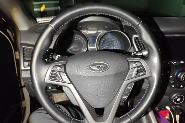 Used Hyundai Veloster 2012 1.6T Automatic Luxury Edition Steering Wheel