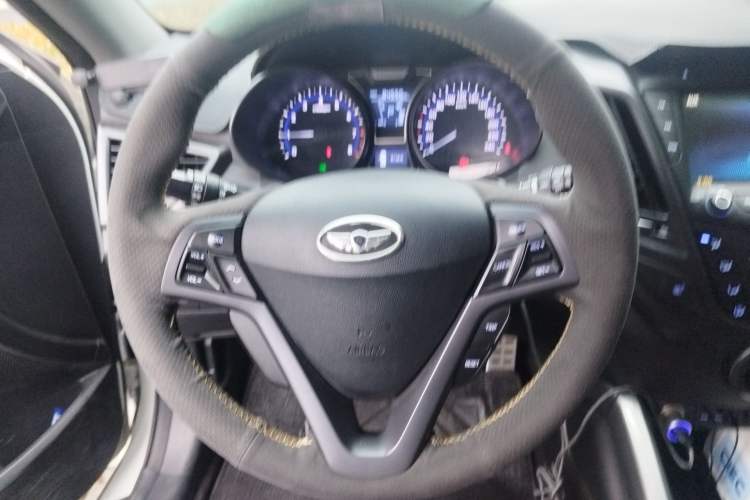 Used Hyundai Veloster 2012 1.6T Automatic Luxury Edition Steering Wheel