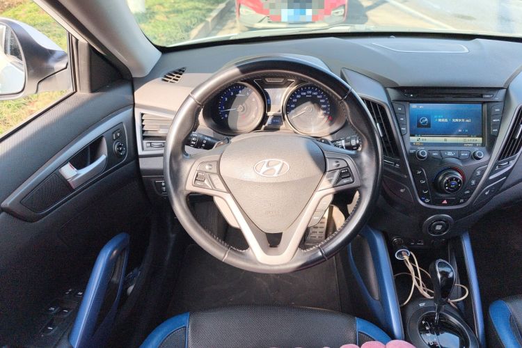 Used Hyundai Veloster 2012 1.6T Automatic Luxury Edition Steering Wheel
