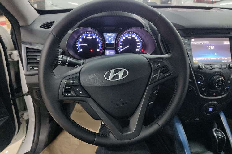 Used Hyundai Veloster 2012 1.6T Automatic Luxury Edition Steering Wheel