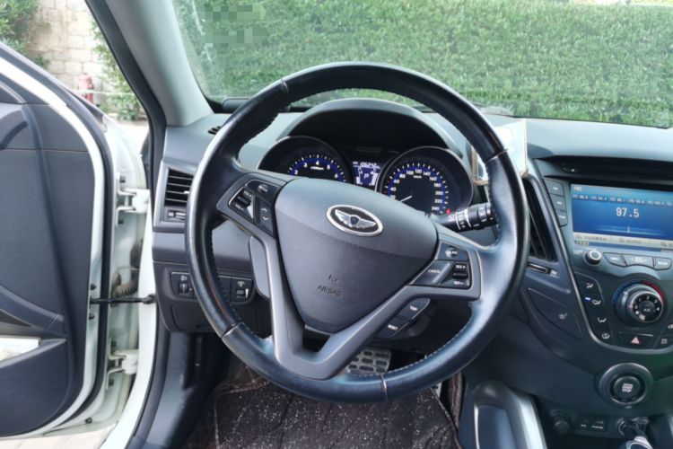 Used Hyundai Veloster 2012 1.6T Automatic Luxury Edition Steering Wheel