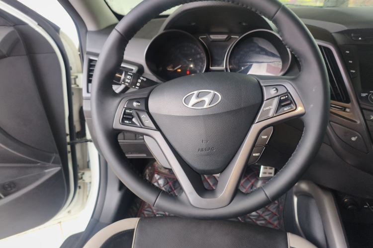 Used Hyundai Veloster 2012 1.6T Automatic Luxury Edition Steering Wheel