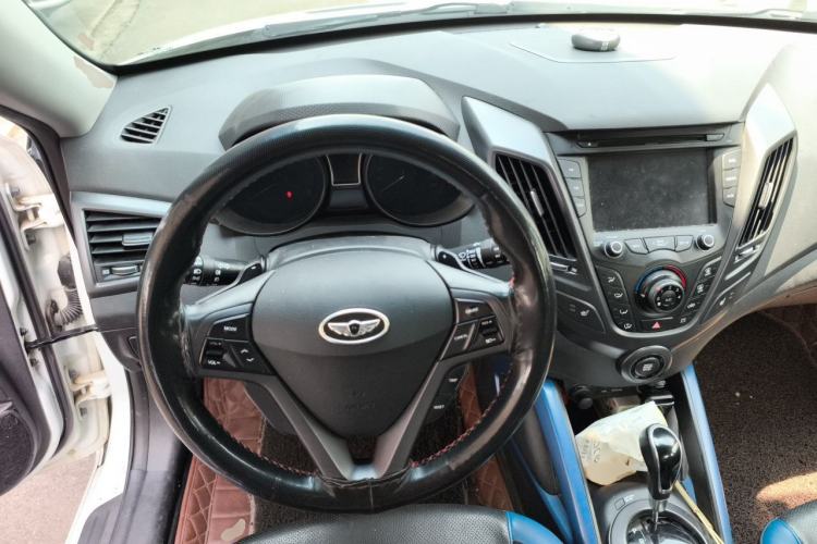 Used Hyundai Veloster 2012 1.6T Automatic Luxury Edition Steering Wheel
