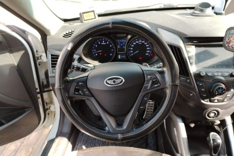 Used Hyundai Veloster 2012 1.6T Automatic Luxury Edition Steering Wheel