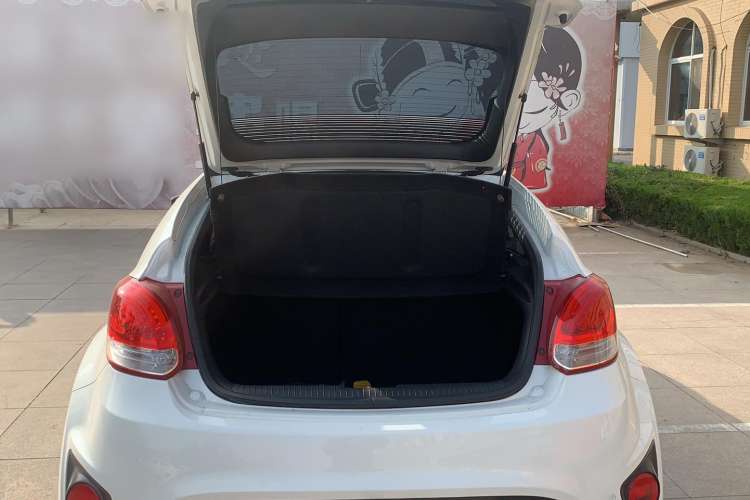 Used Hyundai Veloster 2012 1.6T Automatic Luxury Edition Trunk