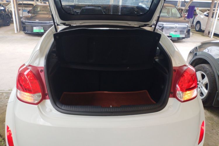 Used Hyundai Veloster 2012 1.6L Automatic Luxury Edition Trunk