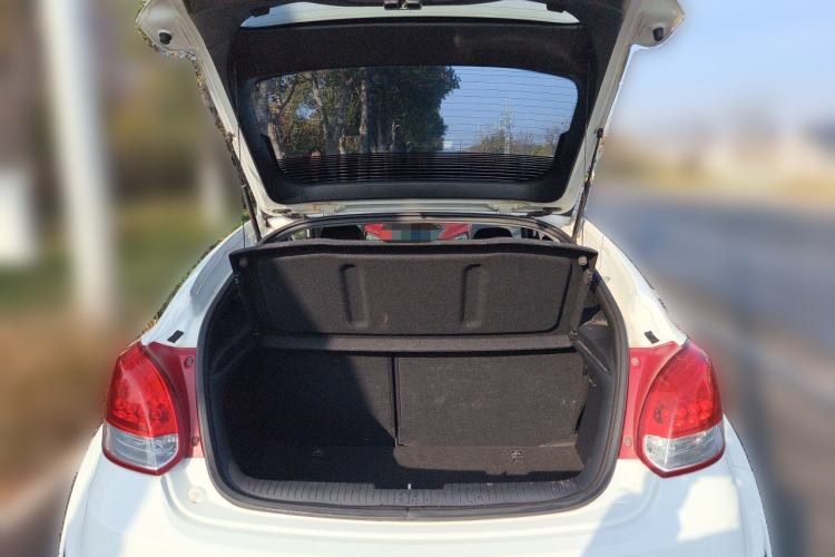 Used Hyundai Veloster 2012 1.6T Automatic Luxury Edition Trunk