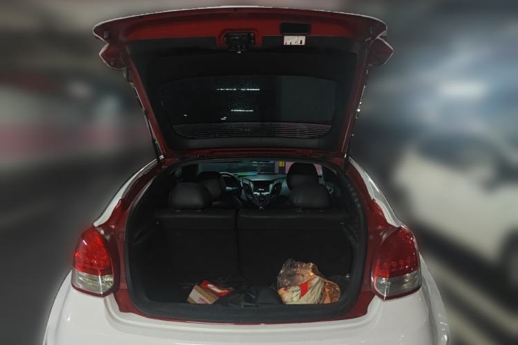 Used Hyundai Veloster 2012 1.6T Automatic Luxury Edition Trunk