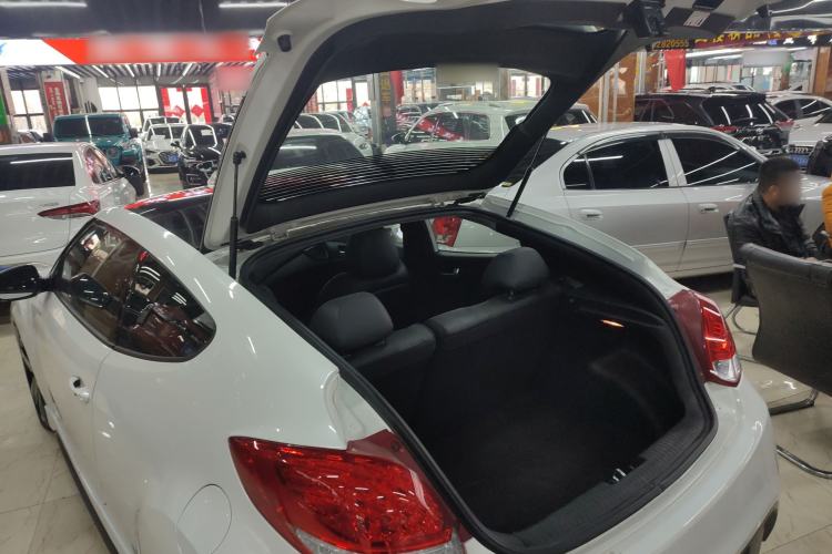 Used Hyundai Veloster 2012 1.6T Automatic Luxury Edition Trunk