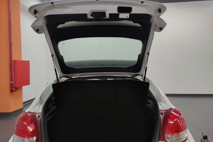 Used Hyundai Veloster 2012 1.6T Automatic Luxury Edition Trunk