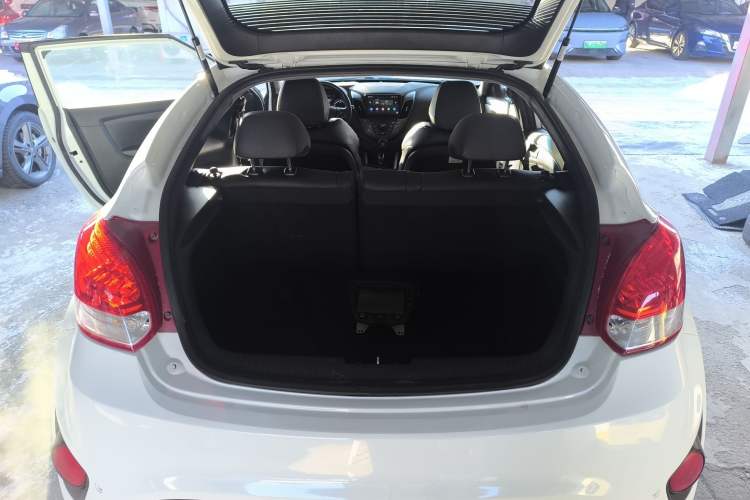 Used Hyundai Veloster 2012 1.6T Automatic Luxury Edition Trunk