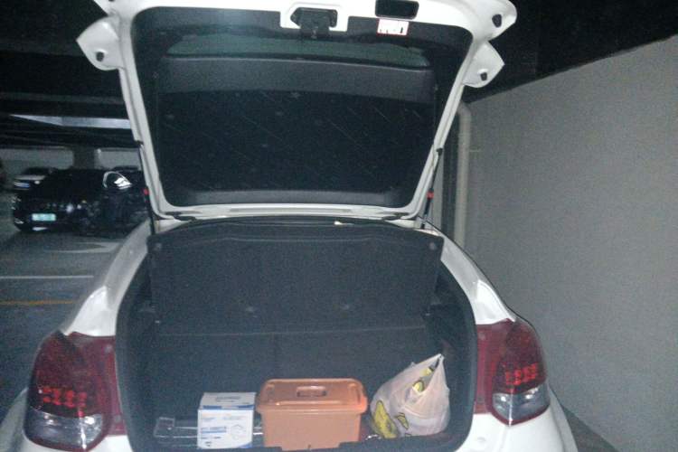 Used Hyundai Veloster 2012 1.6T Automatic Luxury Edition Trunk