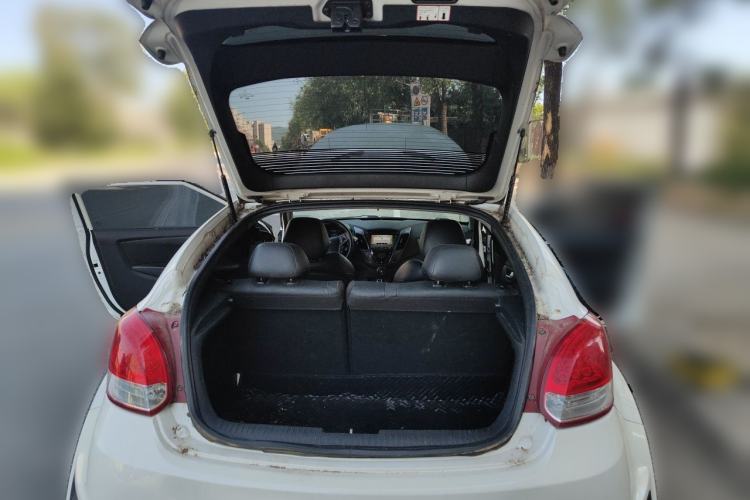 Used Hyundai Veloster 2012 1.6T Automatic Luxury Edition Trunk