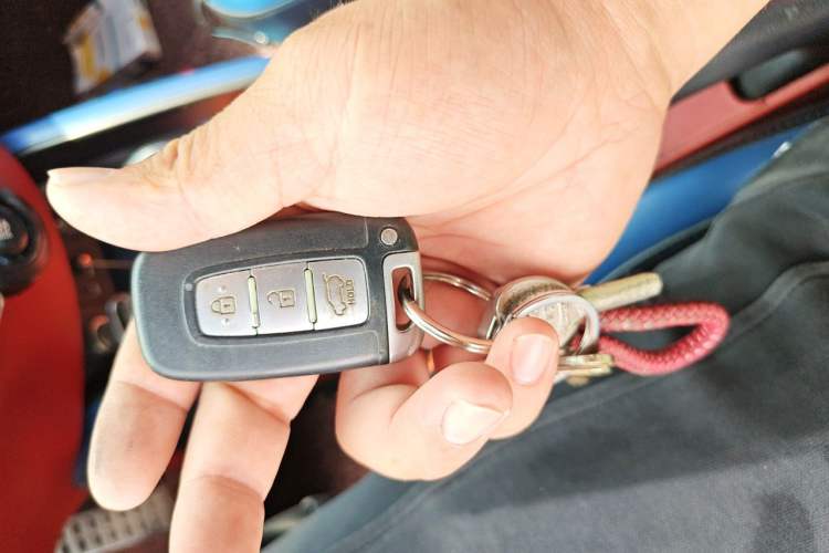 Used Hyundai Veloster 2012 1.6T Automatic Luxury Edition Vehicle Key